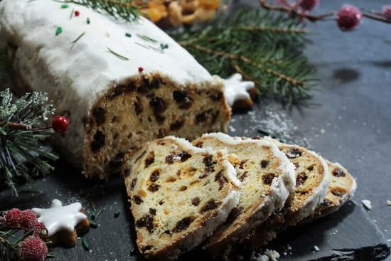 How to Decorate Tres Leches Cake 3 How to Decorate Tres Leches Cake: A Step-by-Step Guide for Beginners