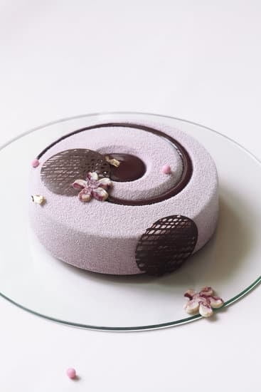 How to Decorate a Cake With Icing 1 How to Decorate a Cake with Icing: Step-by-step guide for beginner bakers
