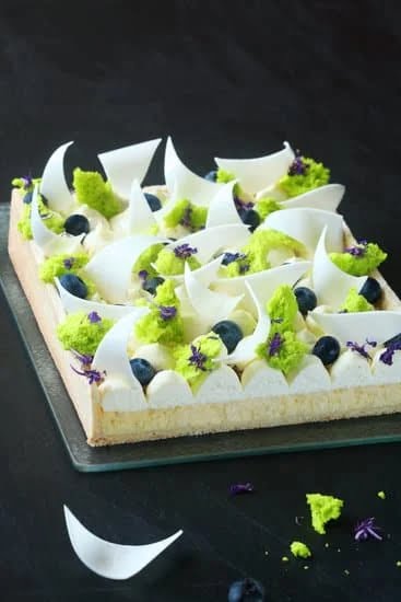 How to Cake Decorate 1 How to cake decorate: step-by-step guide