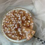 How to Make Chocolate Decor for Cakes Step-by-step guide on how to make chocolate decor for cakes - a delicious and creative touch