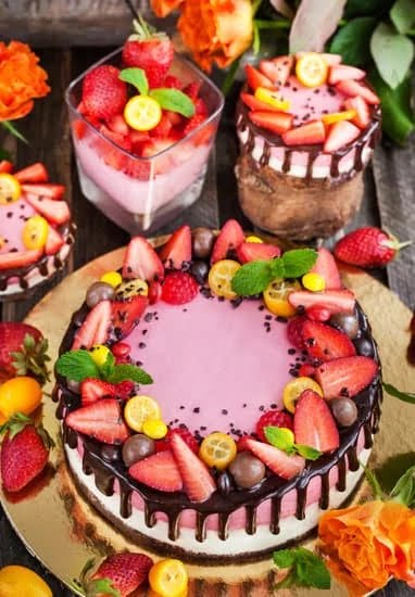 Strawberry Cake Decoration 1 Strawberry cake with elegant floral decoration and fresh berries on top