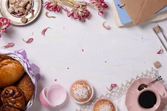 Step-by-step guide for how to decorate a lamb cake for Easter celebration