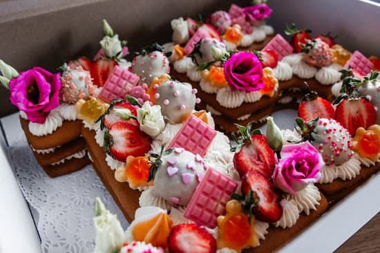 Cake Decoration Spiderman 1 Spiderman-themed cake decoration featuring the iconic web-slinger for a superhero-themed birthday party