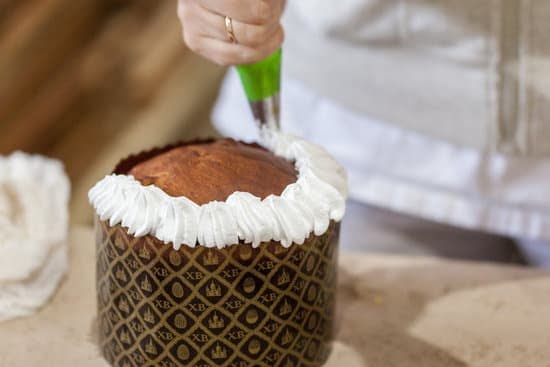 How to assemble cake decorating bag: step-by-step tutorial for beginners