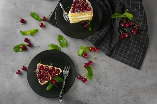 Delicious chocolate cake decorating ideas to impress your guests and satisfy your sweet tooth