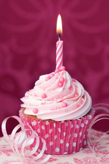 Cake Decoration Ideas Simple 1 Easy Cake Decoration Ideas: simple, creative designs to elevate your baked treats