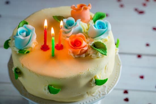 Can I decorate a cake the day before: Tips for prepping and storing cake decorations