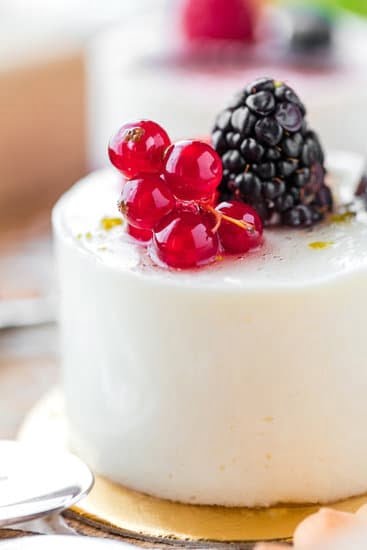 Cake Decorating for Beginners 1 Simple cake decorating techniques for beginners: tips, tools, and tutorials for cake decorating