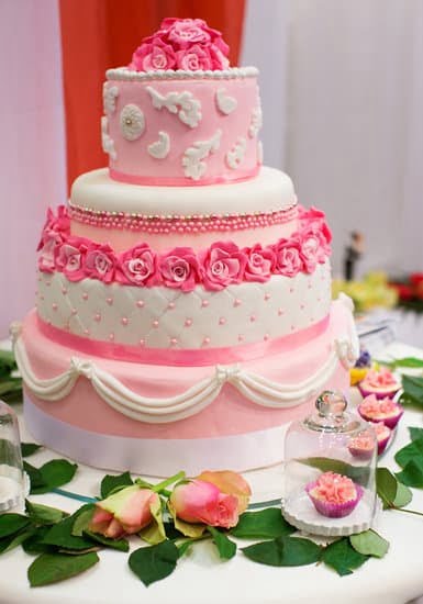 How Much Do Cake Decorators Earn 1 How much do cake decorators earn Discover salary insights for cake decorators here