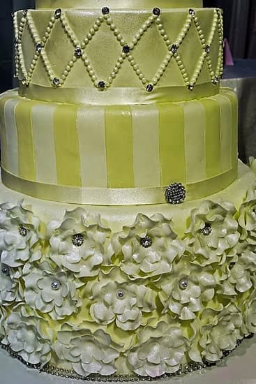 Christmas Cakes Decorated 1 Christmas Cakes Decorated: Festive holiday desserts with colorful icing, ornaments, and seasonal designs