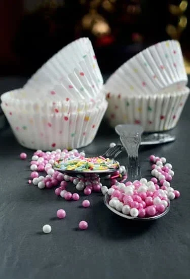 Delicious buttercream icing recipe for cake decorating with step-by-step instructions and helpful tips