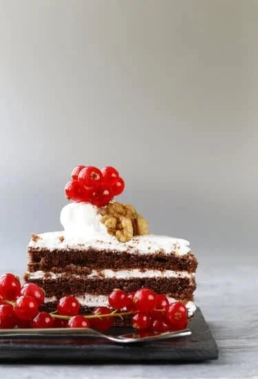 Creative cake decorations ideas for your next celebration - cake decorations ideas