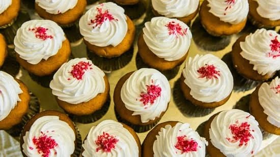 Decadent Decorated Christmas Cakes: Festive, Handcrafted Delights