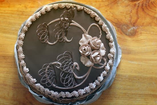 How to Make Decorative Flowers for Cakes 3 Step-by-step guide: creating decorative flowers for cakes using fondant and edible coloring