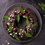 Step-by-step guide on how to decorate dog cake for a special occasion