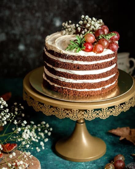 Step-by-step guide to stunning cake decor