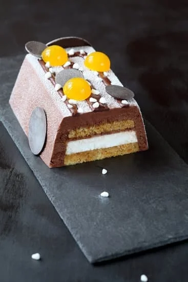 step-by-step tutorial with icing, fruit, and sprinkles
