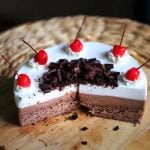 How to Decorate a Cake With Oreos Step-by-step guide on how to decorate a cake with Oreos for a delicious and visually appealing dessert