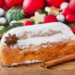 How to Decorate Swiss Roll Cake Step-by-step guide on how to decorate Swiss roll cake with icing and fresh berries