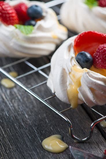 How to Decorate a Cake With Sprinkles on the Side 1 Step-by-Step Guide for Eye-catching Design