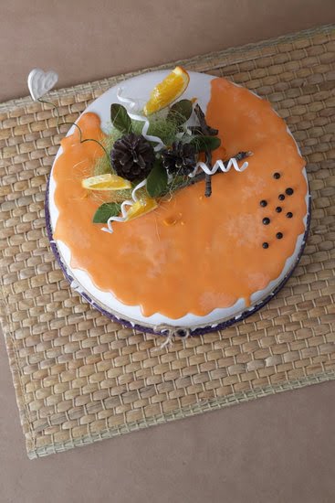 How to Decorate Hello Kitty Cake 1 Step-by-step guide on how to decorate Hello Kitty cake with fondant and edible decorations