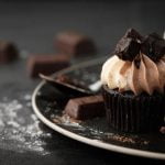 How to Decorate a Red Velvet Birthday Cake Step-by-step guide for decorating a red velvet birthday cake with cream cheese frosting