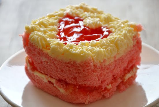 Step-by-step guide on how to make 3D cake decorations using fondant and edible colors