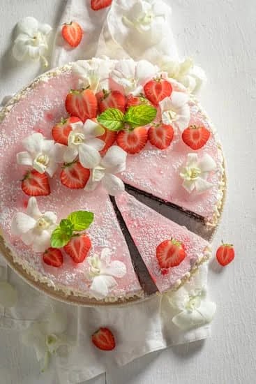 How to Make a Carrot Decoration on a Cake 3 Step-by-step guide to create a cute cake carrot