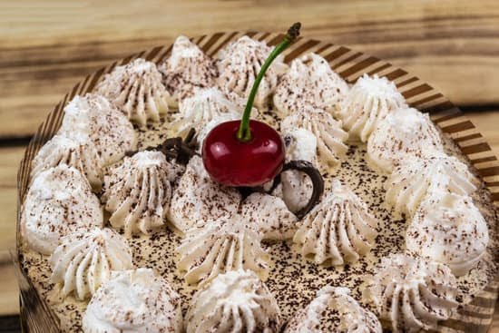 How to Decorate a Cookie Cake With Icing 1 Step-by-Step Guide for Perfect Decorating Results