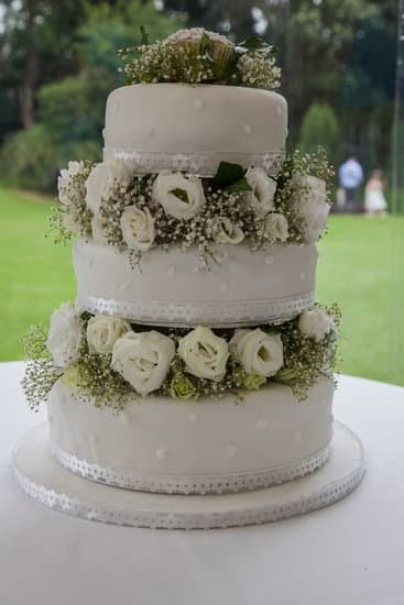 How to Decorate a Full Sheet Cake 1 How to decorate a full sheet cake - step-by-step guide