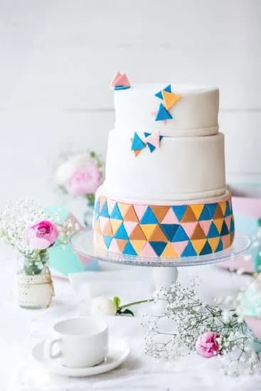 How to Decorate Bundt Cake With Frosting 1 Step-by-step Guide for Beautifully Frosted Bundt Cake