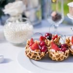 How to Decorate With Strawberries on a Cake Fresh berry garnish for a stunning dessert