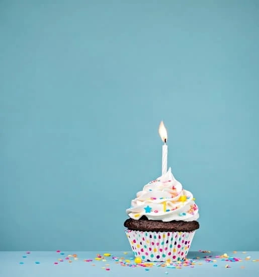 Step-by-step guide on how to decorate an Oreo cake with icing and cookie crumbles
