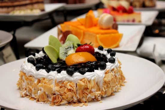 How to Decorate a German Chocolate Birthday Cake 5 Step-by-Step Guide & Decorating Ideas