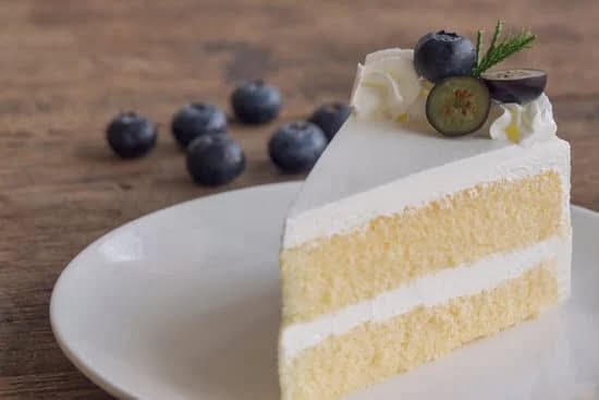 How to Decorate Cake With Star Tip 1 Step-by-step guide on how to decorate cake with star tip for a stunning finish