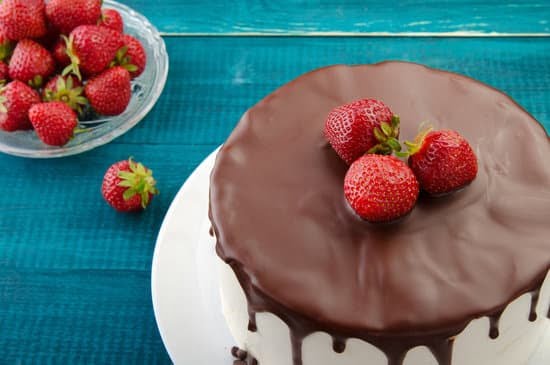 How to Decorate a Birthday Cake With Icing 1 Step-by-step guide for stunning cake decorations