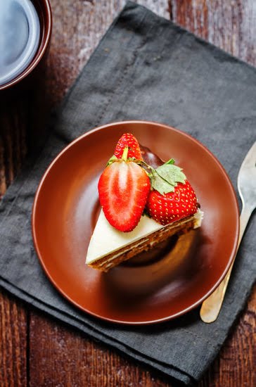 How to Decorate Cake With Whipped Cream 1 Step-by-step guide for a beautiful and delicious dessert