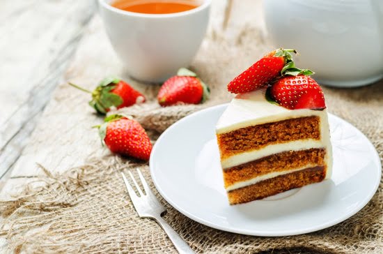 How to Decorate a Cake Without Fondant 1 Step-by-step guide on how to decorate a cake without fondant for beginners and experienced bakers