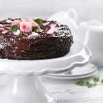 How to Decorate Cake Stand With Flowers Decorate cake stand with fresh flowers for a stunning display