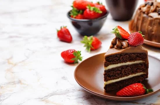 How to Decorate a Three Layer Cake 1 Step-by-step guide on how to decorate a three-layer cake with icing and fondant