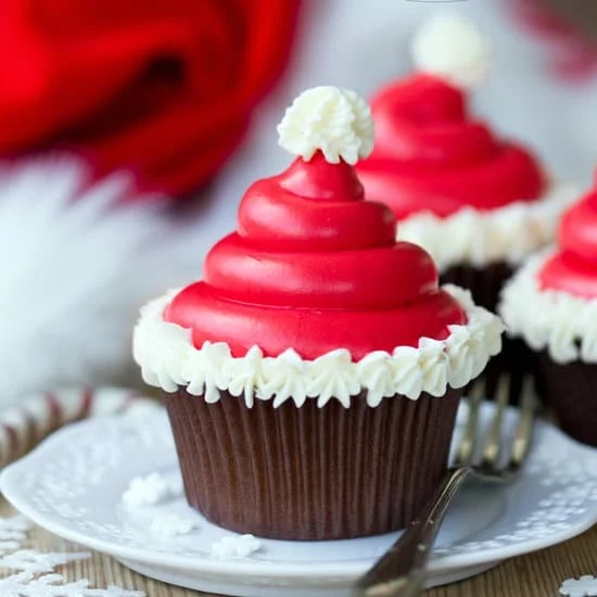 Explore delicious options for frosting cakes - find the best one for decorating
