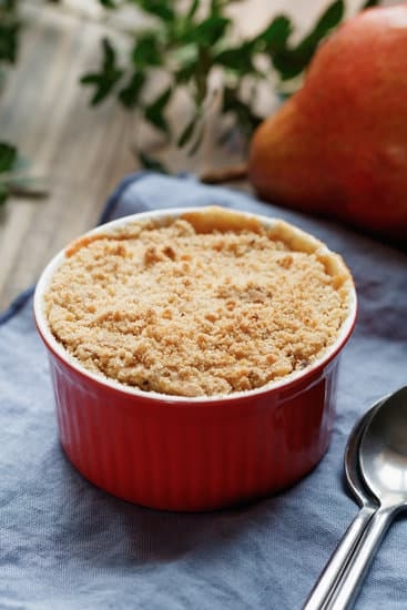 How to Make Tree Cake Decorations 1 Step-by-step guide on how to make tree cake decorations with detailed instructions