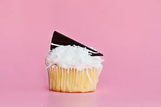 Essential tools and supplies for decorating a cake include WHAT I NEED TO DECORATE A CAKE