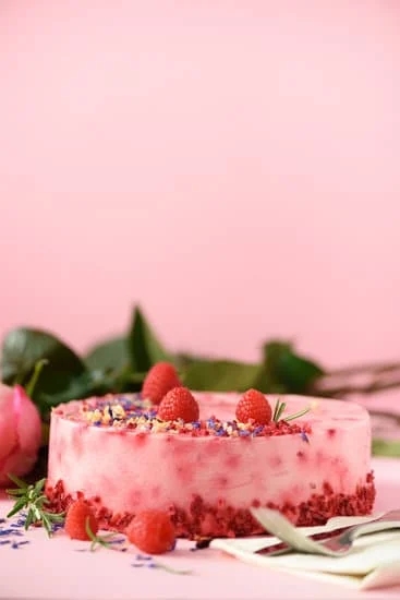 How to Make Edible Dirt for Cake Decorating 5 Step-by-step guide on how to make edible dirt for cake decorating with chocolate and cookie crumbs