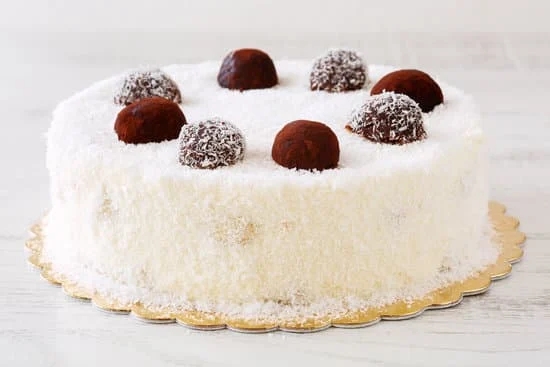 How to Make Royal Icing for Cake Decorating 1 Learn how to make royal icing for cake decorating with step-by-step instructions and expert tips