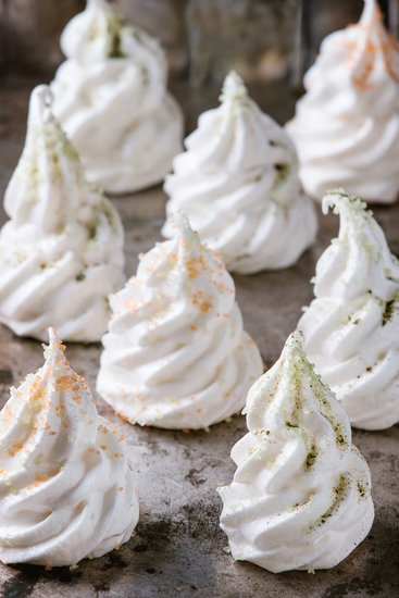 Must Have Cake Decorating Tools 1 MUST HAVE CAKE DECORATING TOOLS for flawless designs