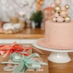 Step-by-step guide using silicone molds for cake decorating with expert tips