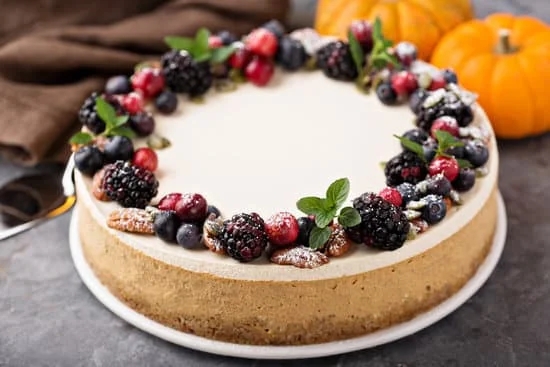 How to Make Royal Icing Flowers for Cake Decorating 1 Step-by-step guide for cake decorating perfection