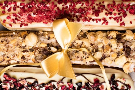 How to Use Isomalt in Cake Decorating 1 Discover step-by-step guide using isomalt in cake decorating