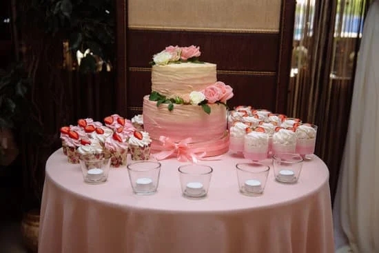 delicate and intricate edible designs for winter desserts